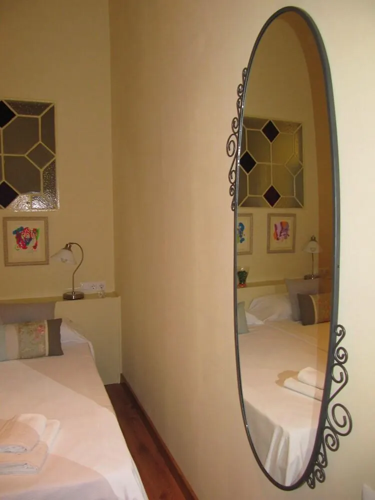 Life Apartments San Vicente Sevilha