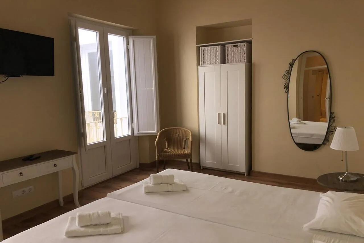 Life Apartments San Vicente Sevilha