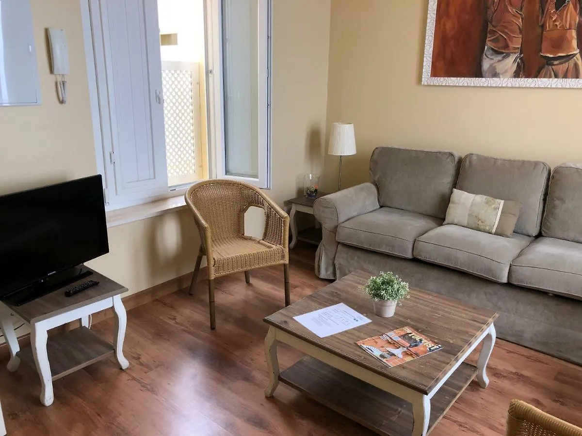 Life Apartments San Vicente Sevilha
