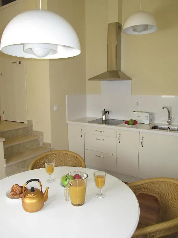 Life Apartments San Vicente Σεβίλλη