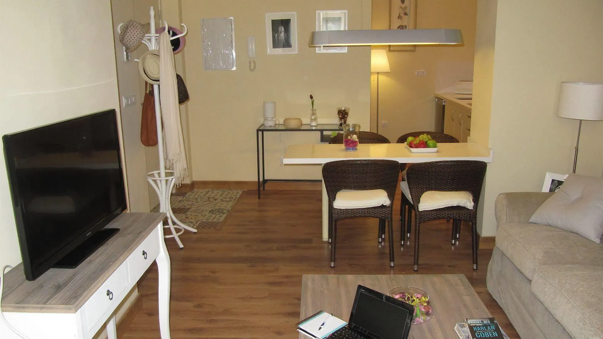 Life Apartments San Vicente Σεβίλλη