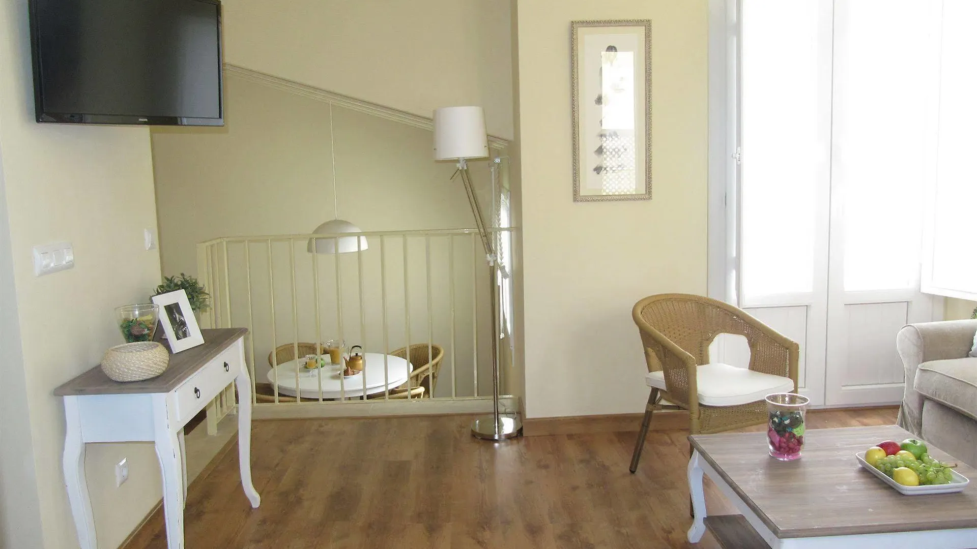 Life Apartments San Vicente Σεβίλλη