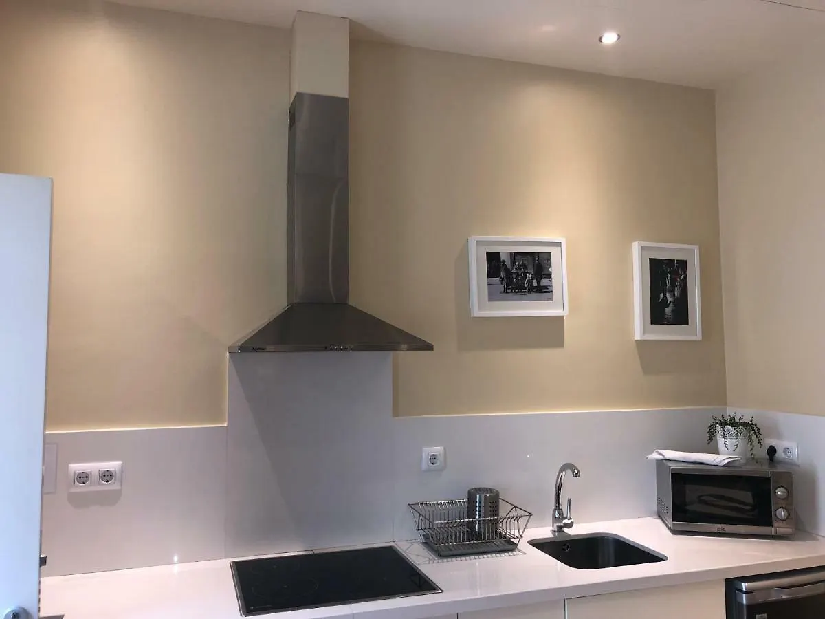 Life Apartments San Vicente Σεβίλλη