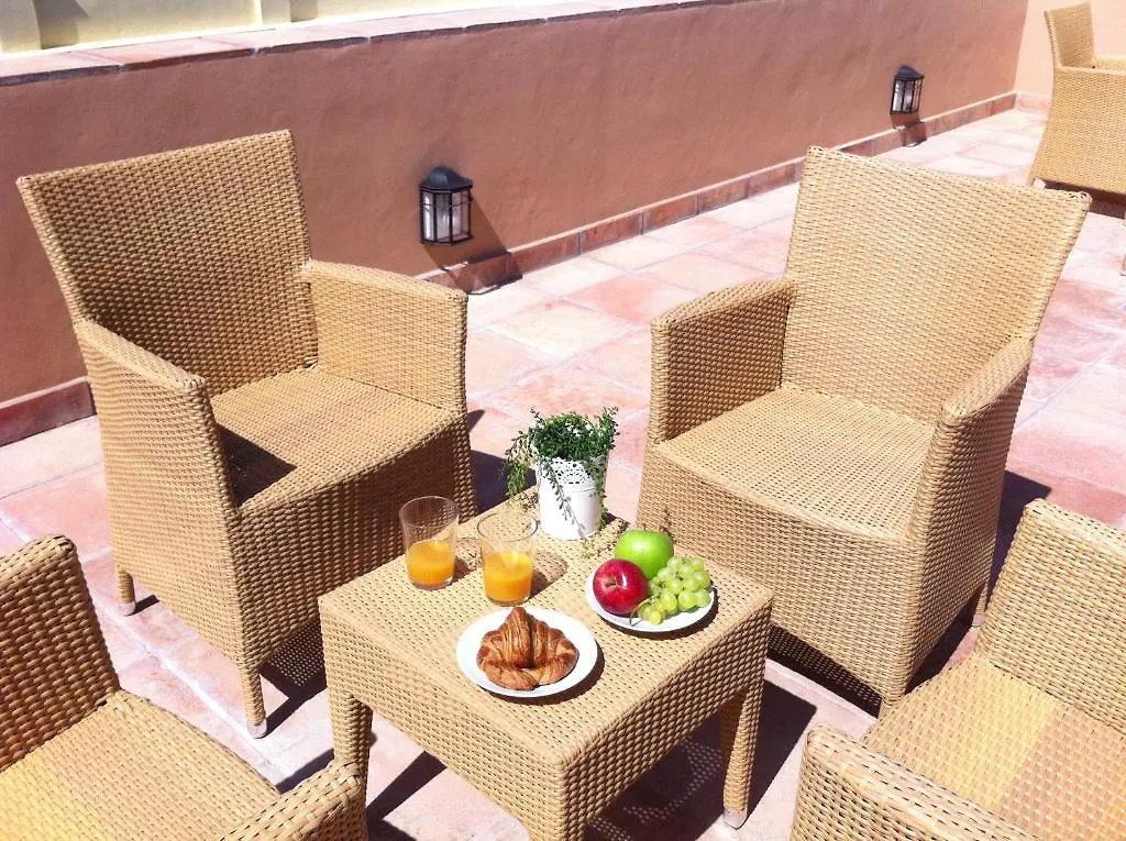 Life Apartments San Vicente Seville