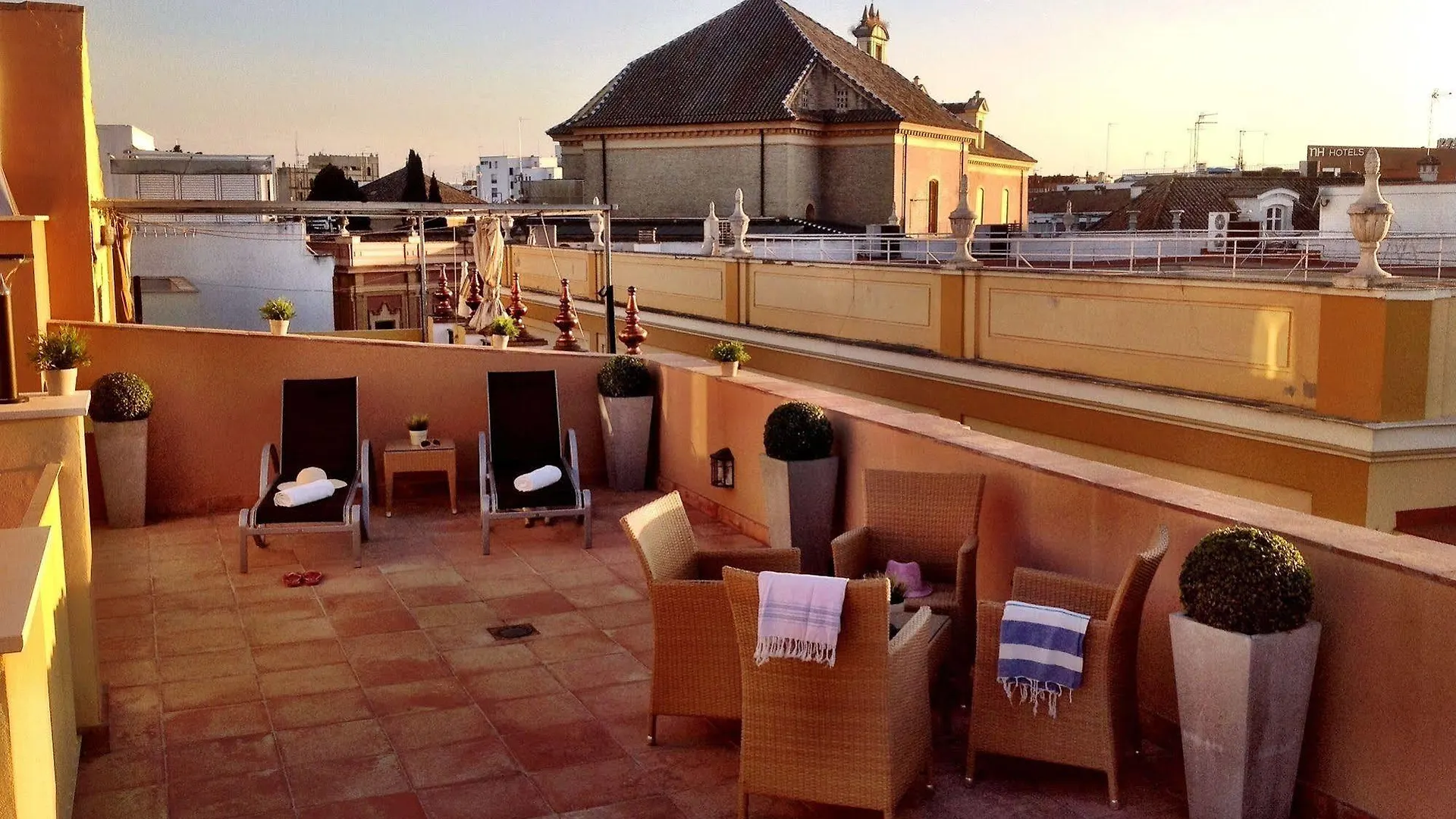 Life Apartments San Vicente Sevilla